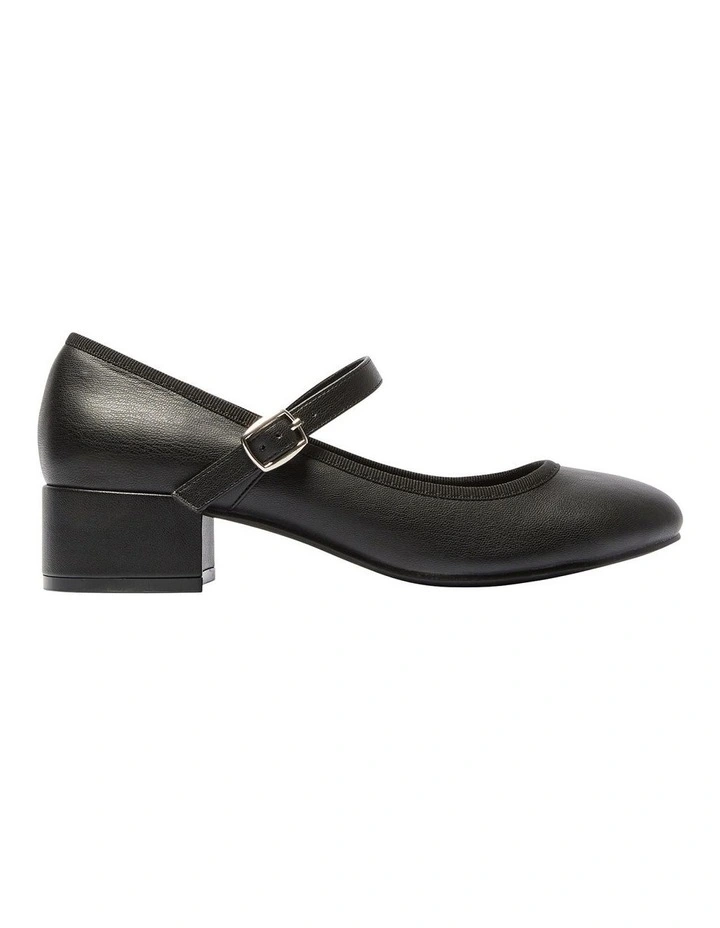 Juliet Heeled Pumps in Black