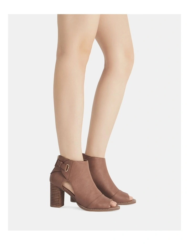 Facey Heel in Tan