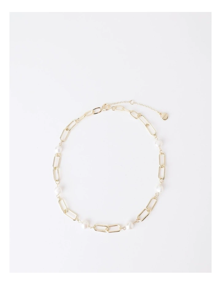 Chain Links & Pearl Necklace in Gold