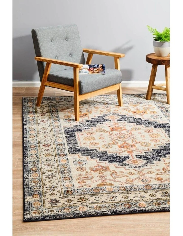 Legacy 855 Rug in Ecru