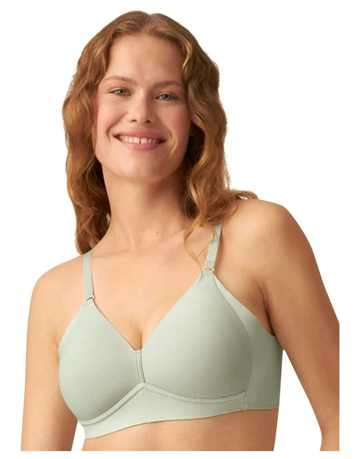 Side Smoothing Soft Cup Wireless Padded Bra in Pale Greenshield