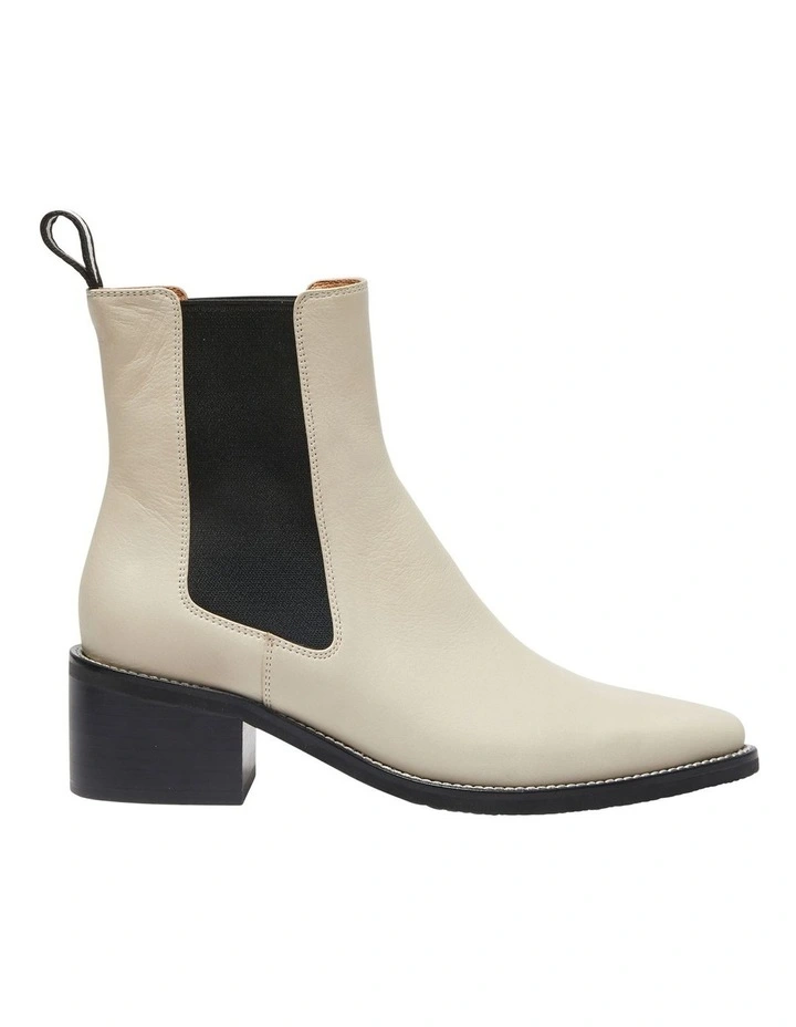 Federal Leather Boots in Off White