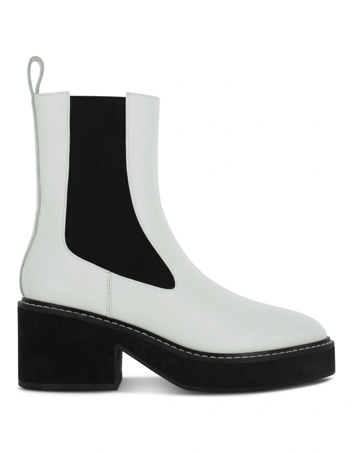 Lenny II Ankle Boots in White