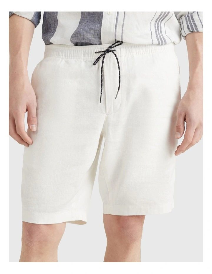 Harlem Tech Linen Pull On Short in Weathered White