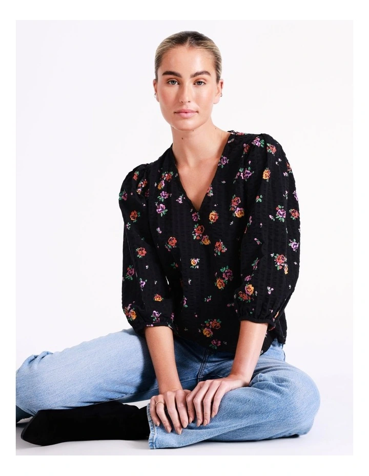 Dores V-Neck Top in Black