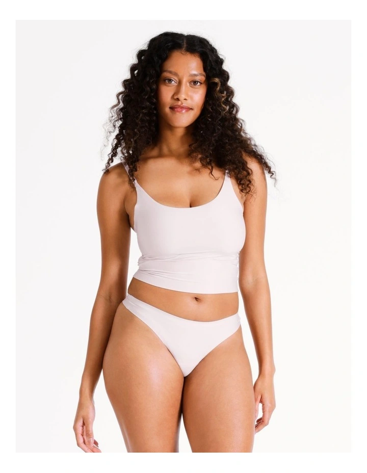 Smooth G-string in Beige