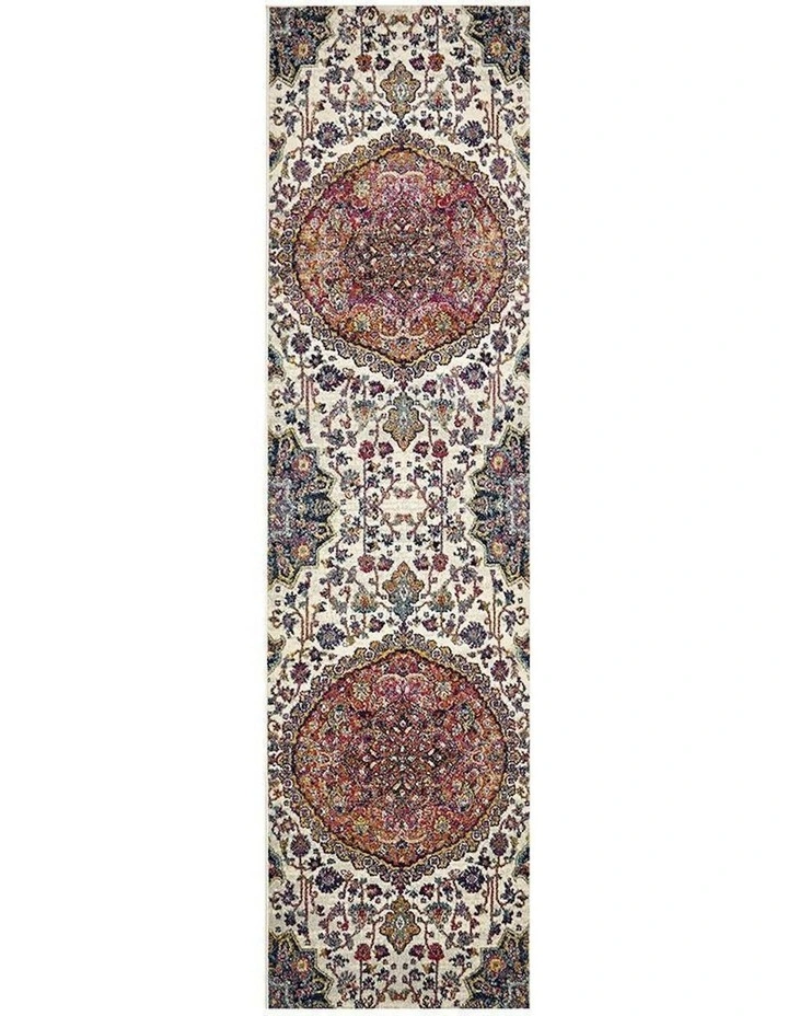 Museum Shelly Runner Rug in White