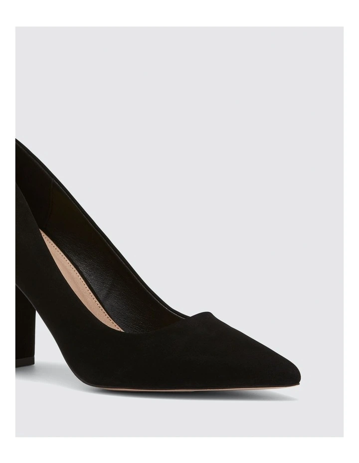 Illegal Pumps in Black