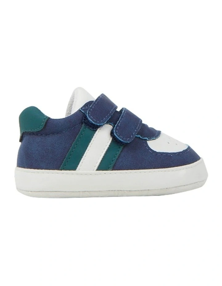 Kadence Prewalker Sneaker in Navy