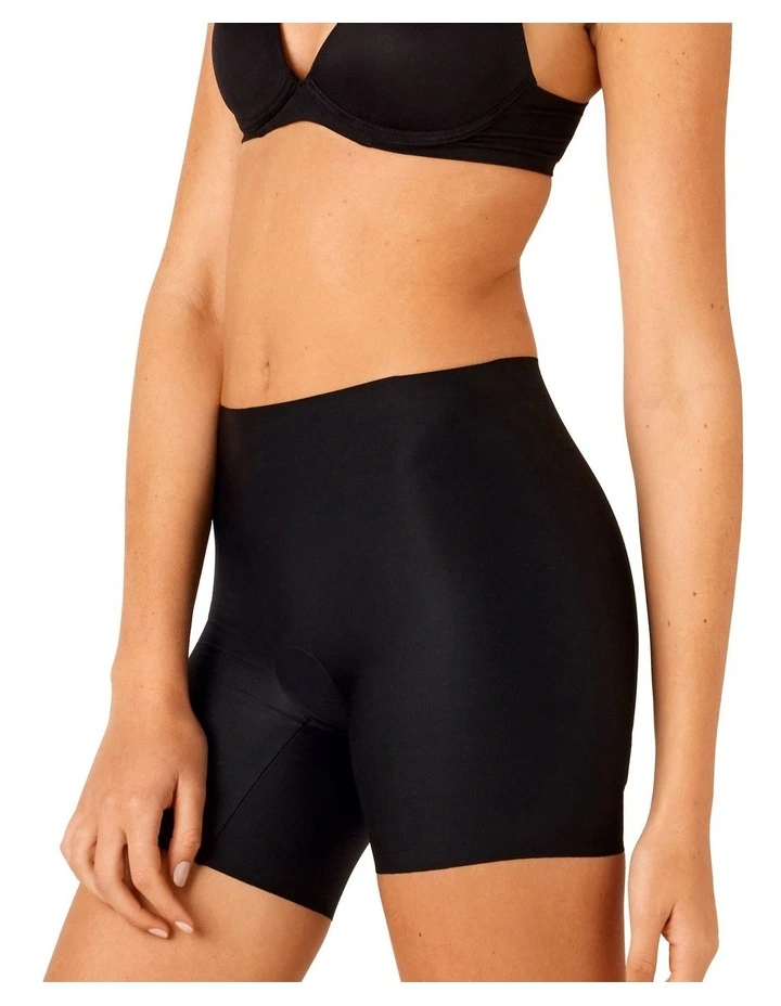 Laser Shape Waisted Mid Thigh Short in Black