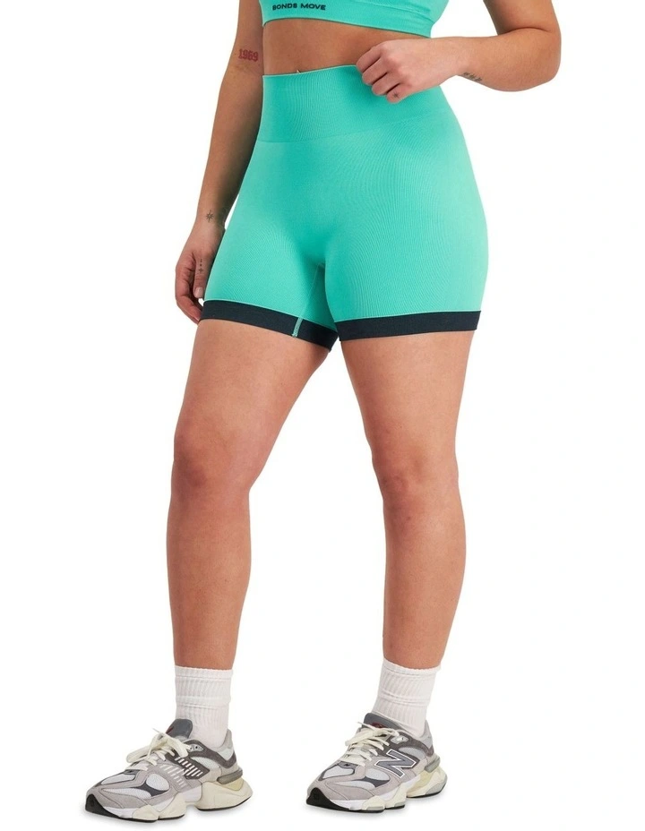 Move Seamless Hot Shorts in Teal Glow