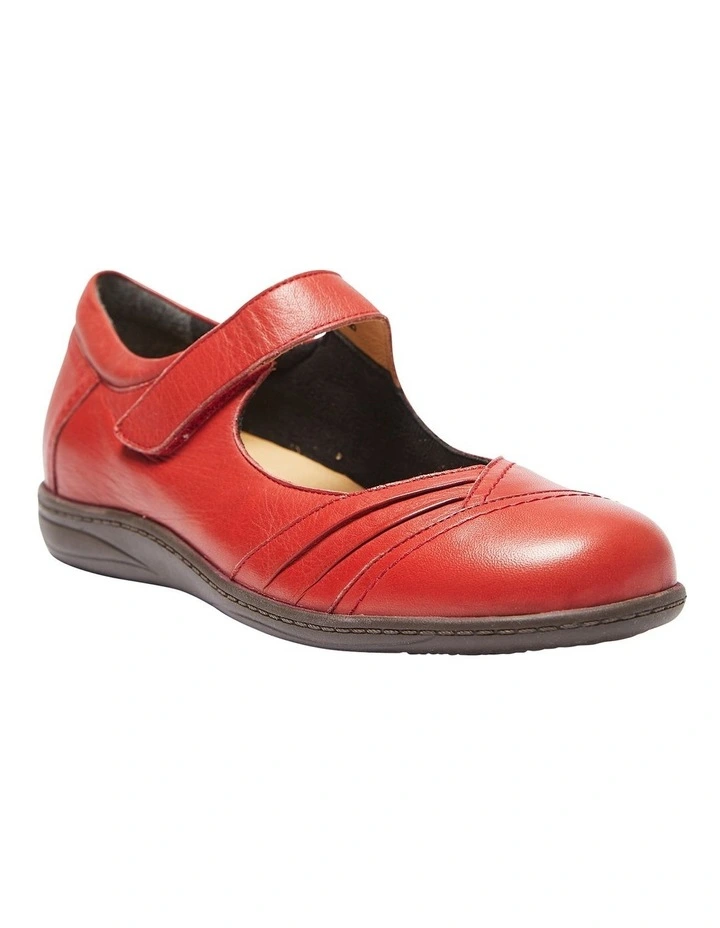 Larissa Flat Shoes In Red Glove