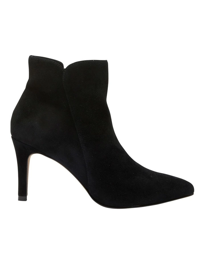 Ursula Suede Boots in Black