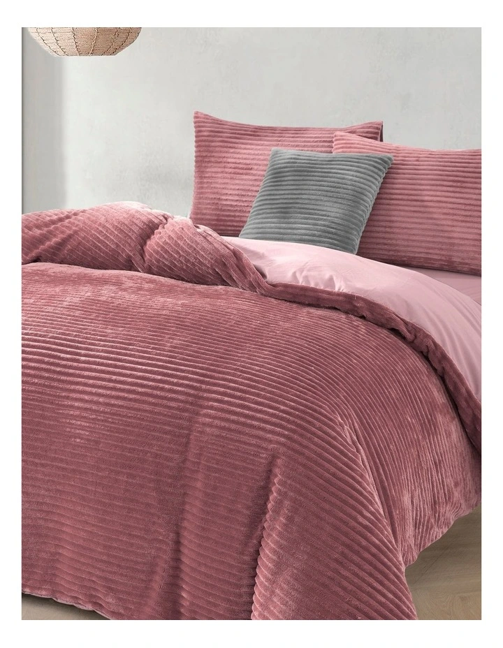 Embossed Teddy Fleece Quilt Cover Set in Blush