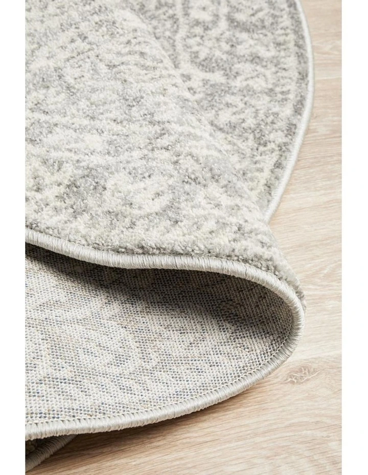 Mirage Gwyneth Stunning Transitional Round Rug in Silver