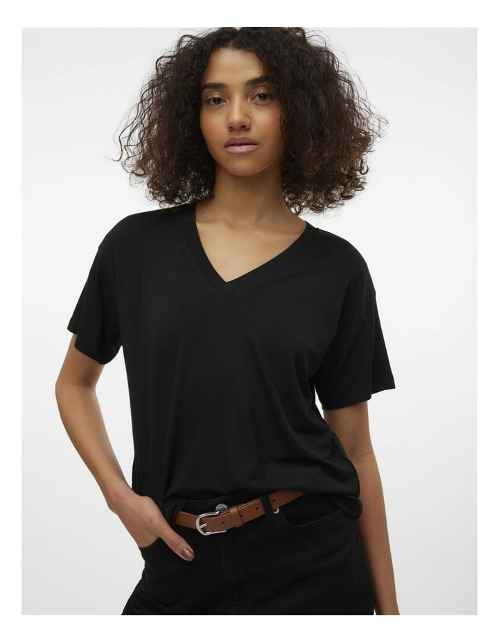 Isme V Neck Top in Black