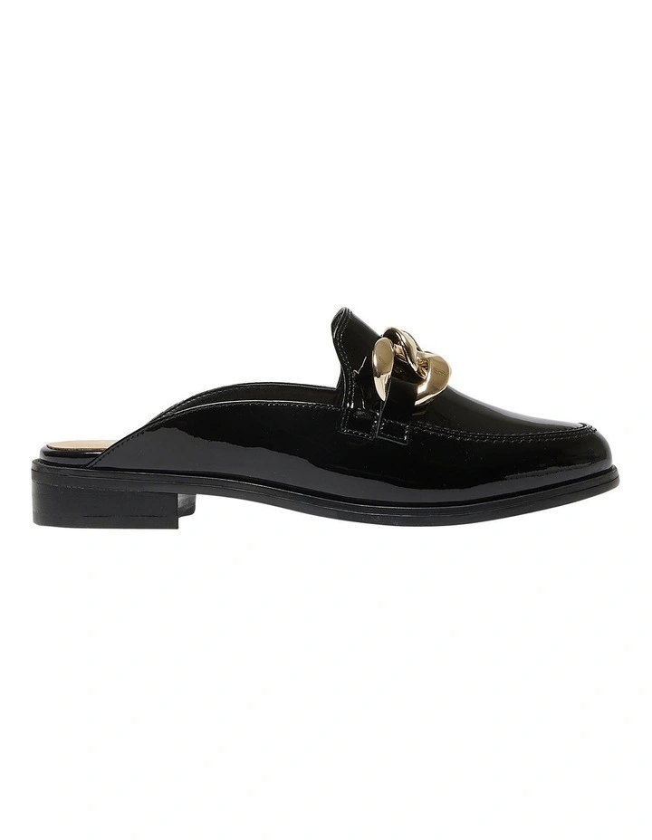 Pivot Flat Leather Shoes in Black Patent