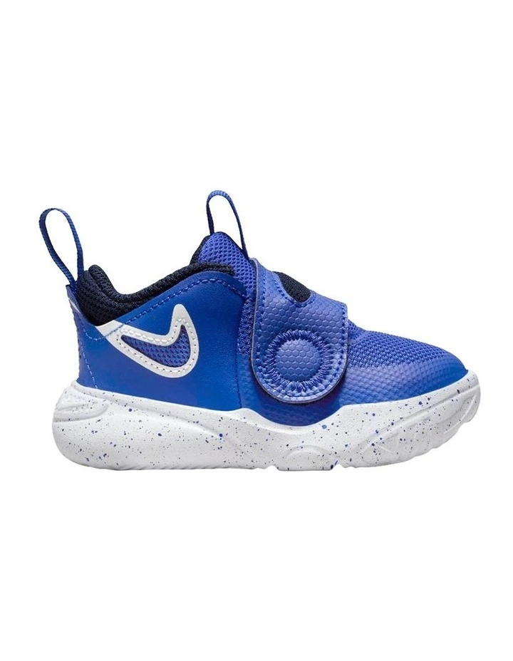 Team Hustle D 11 Infant Sneakers in Blue