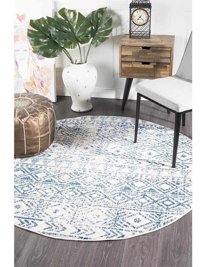 Oasis Ismail Rustic Round Rug in White Blue