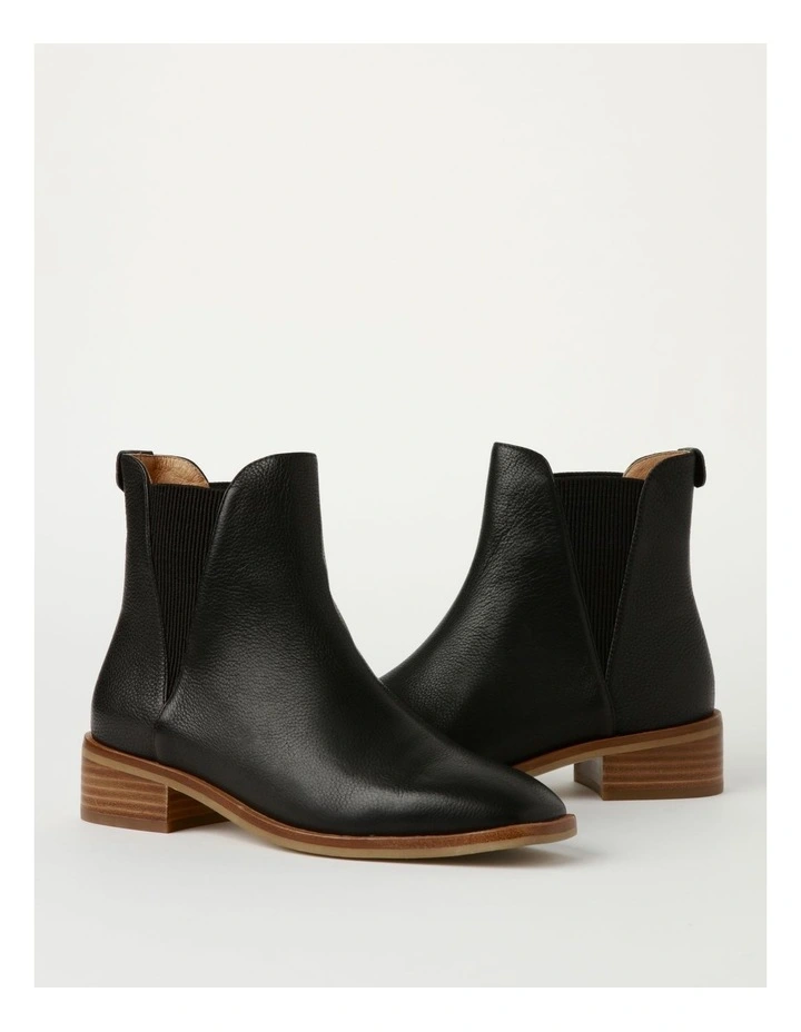Savannah Boot In Black Leather