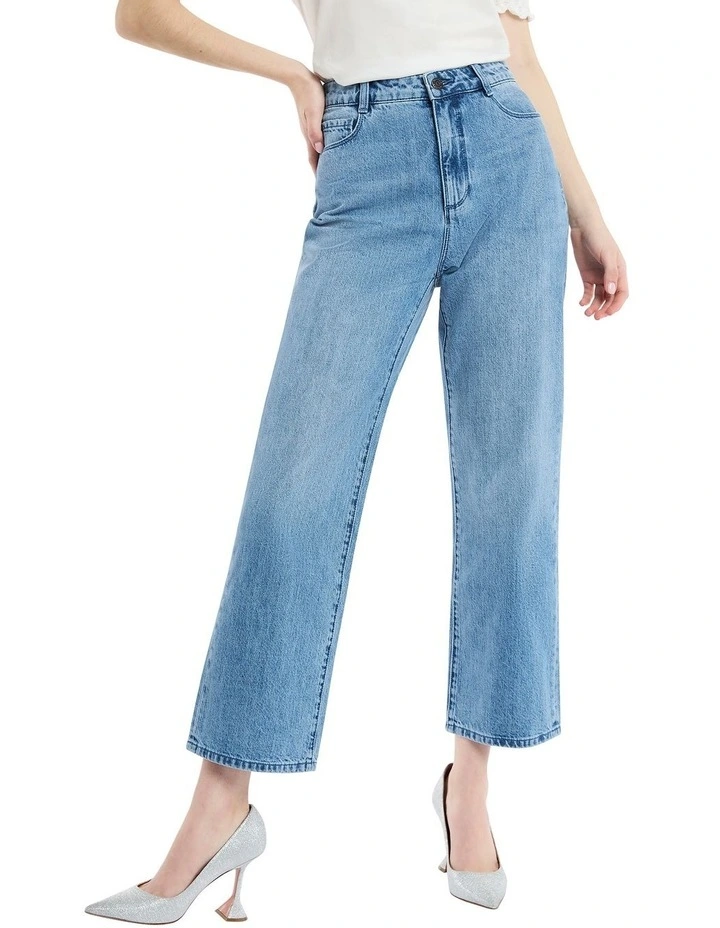 Sam Straight Leg Jean in Light Wash