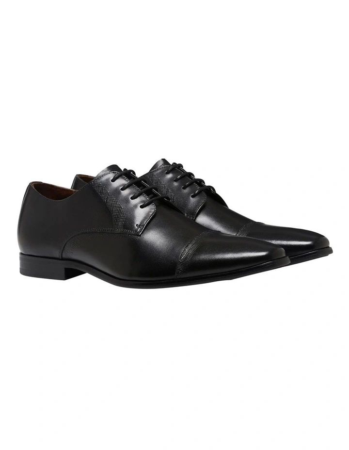 Jaded Lace Up Dress Shoes in Black