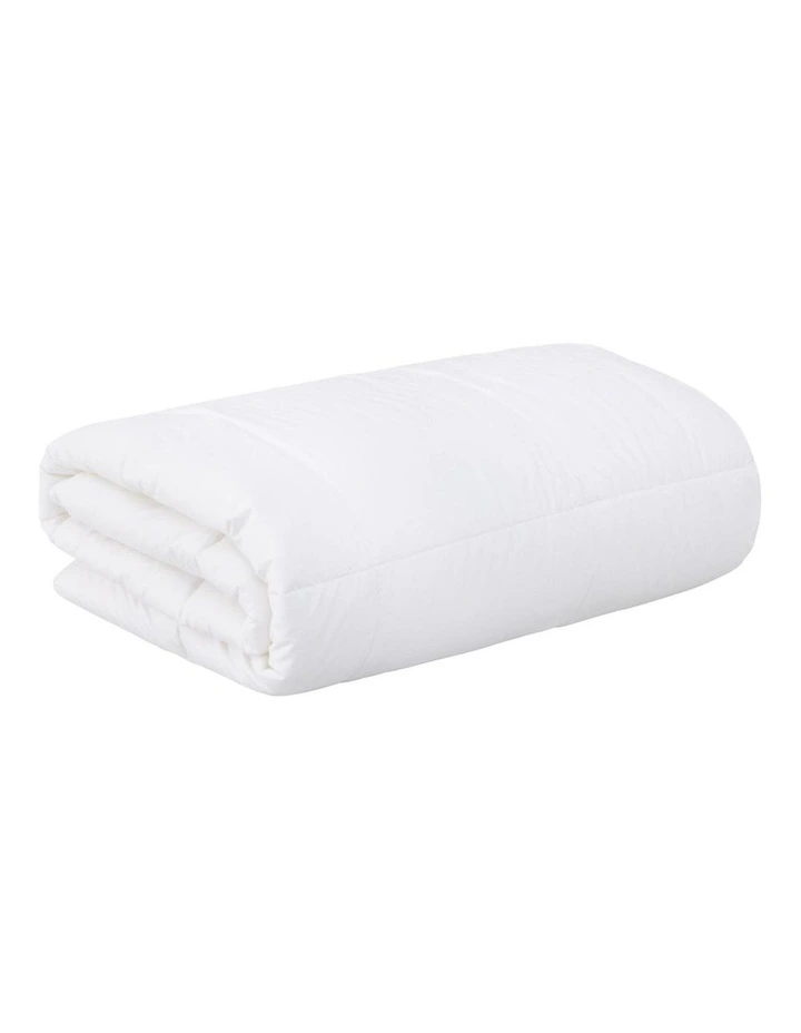Deluxe Dream Polyester Quilt in White