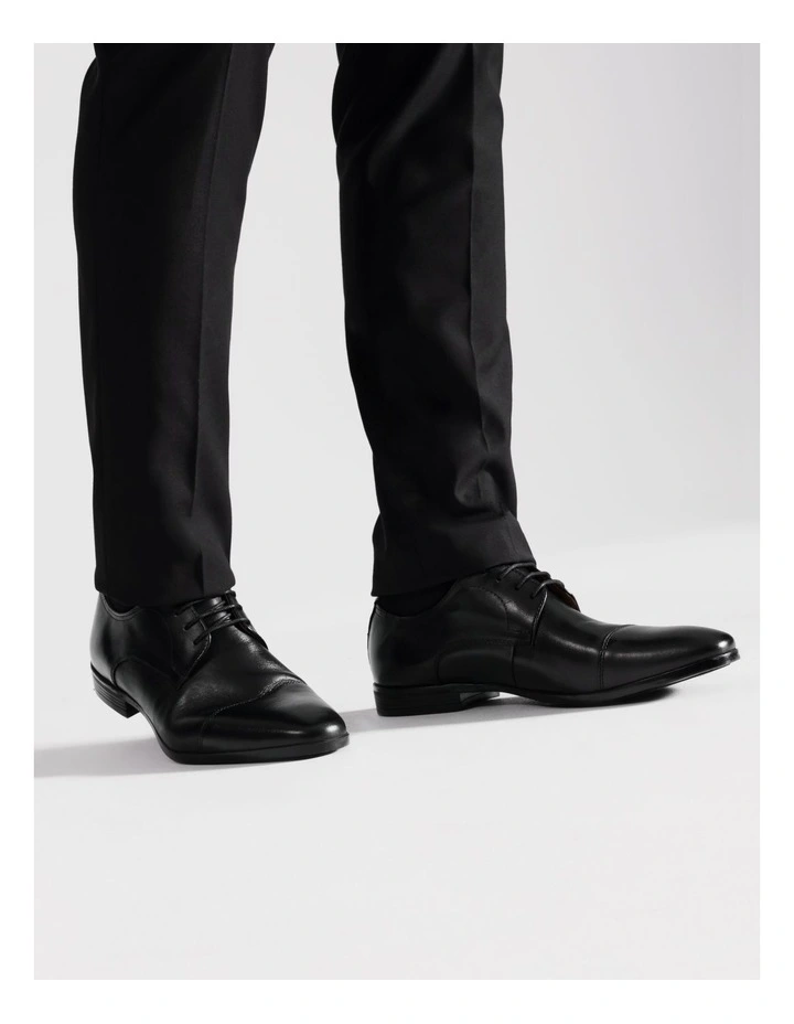 Isaac Toe Cap Lace Up in Black