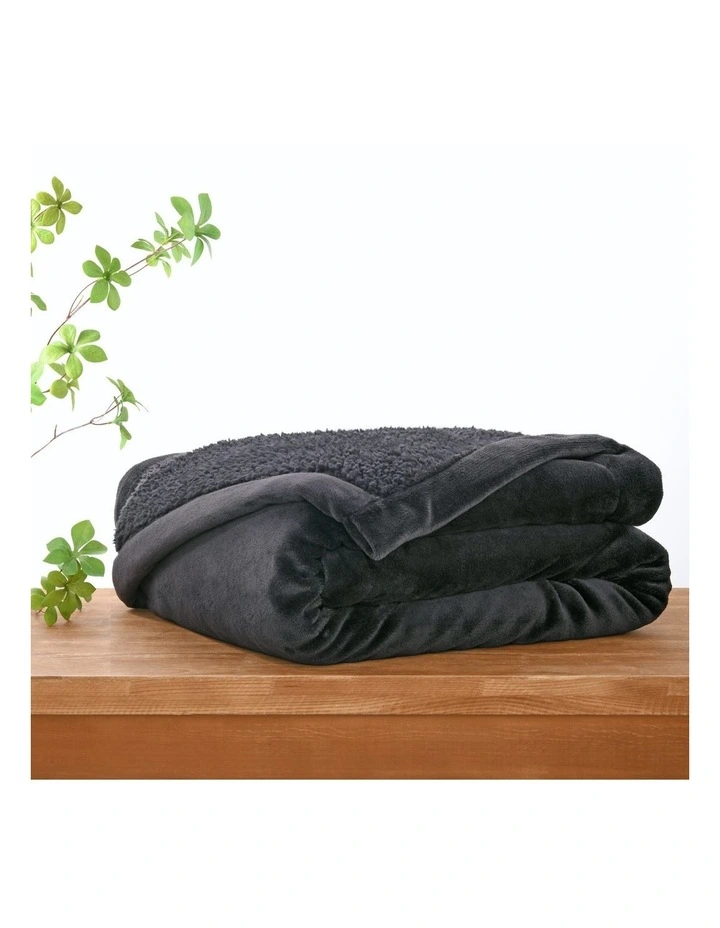 Hudson Fleece and Sherpa Reverse Blanket Single/Double/King in Charcoal