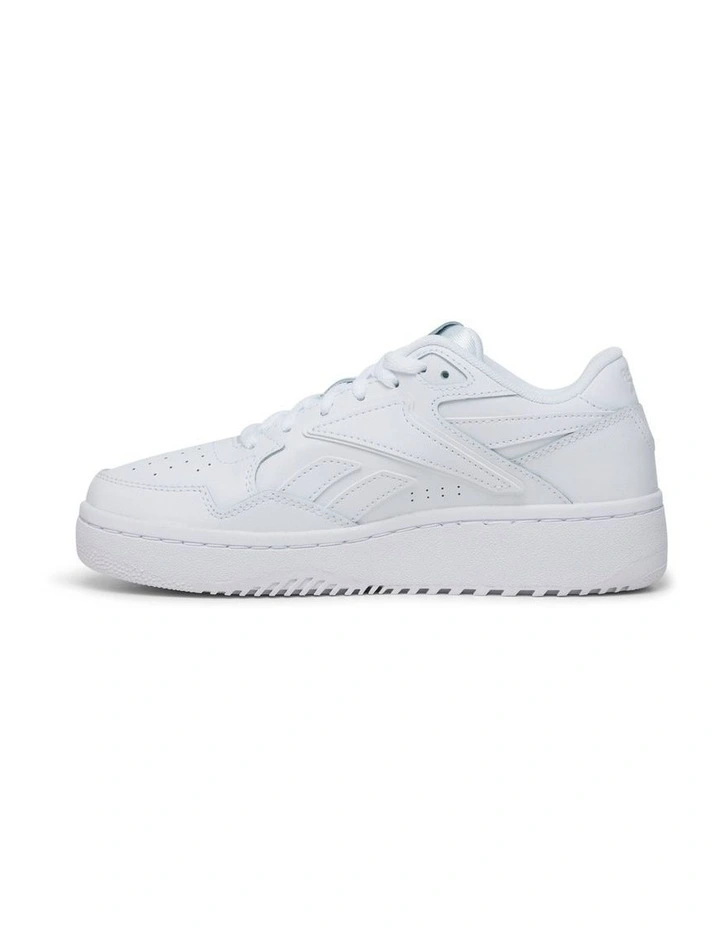 Atr Chill Sneakers in White