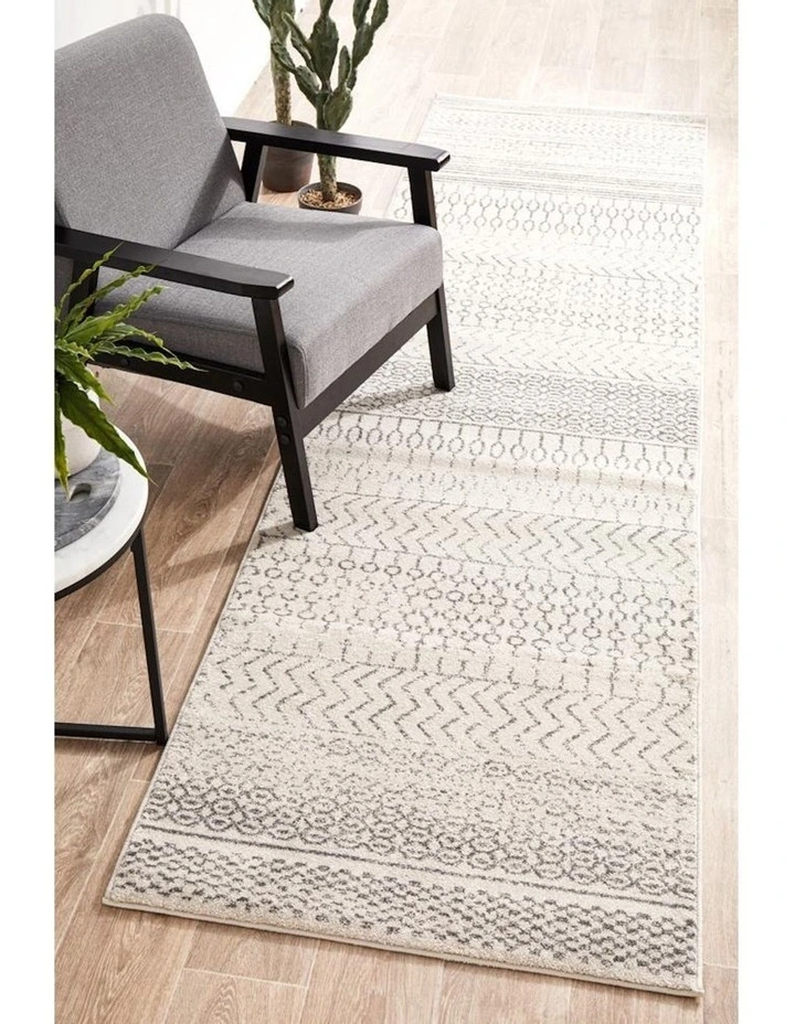 Chrome Harper Runner Rug in Silver