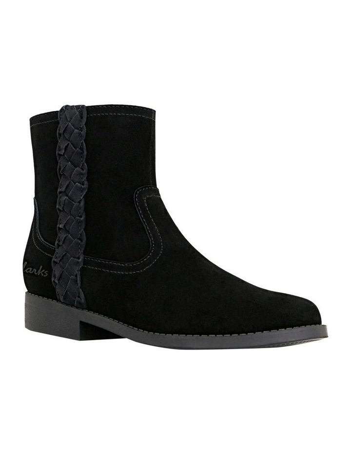 Tania Boots in Black