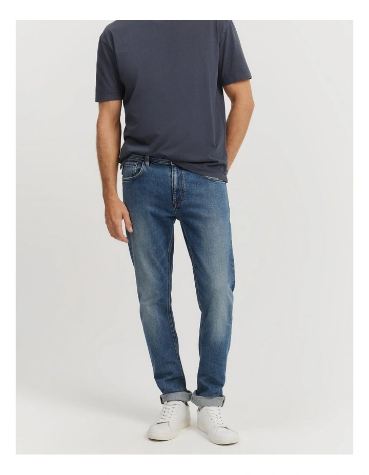 Standard Fit Jean in Mid Blue