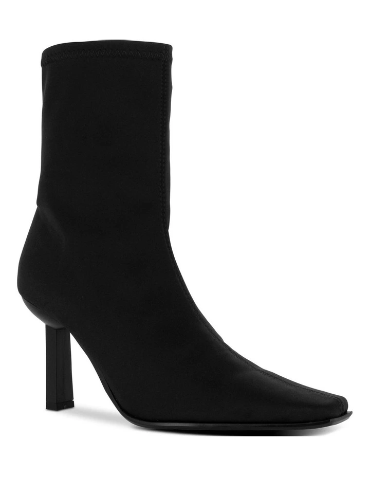 Gomez Heeled Boots in Black
