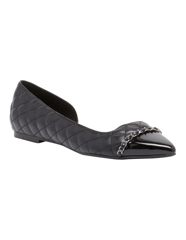 Breza Flat in Black