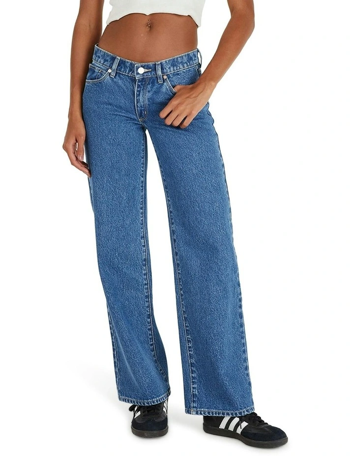 99 Low Wide Petite Jeans in Chantell Organic