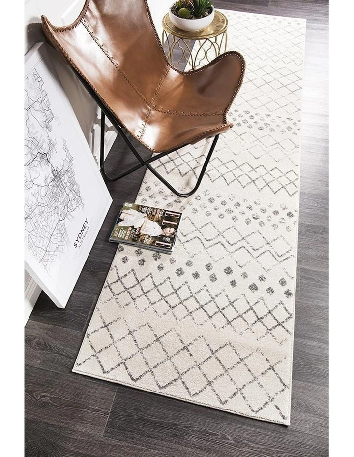 Oasis Selma Tribal Rug in White