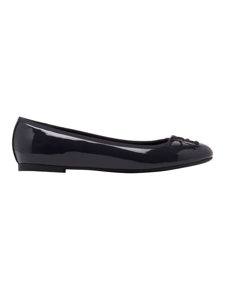 Detty Shoes in Navy
