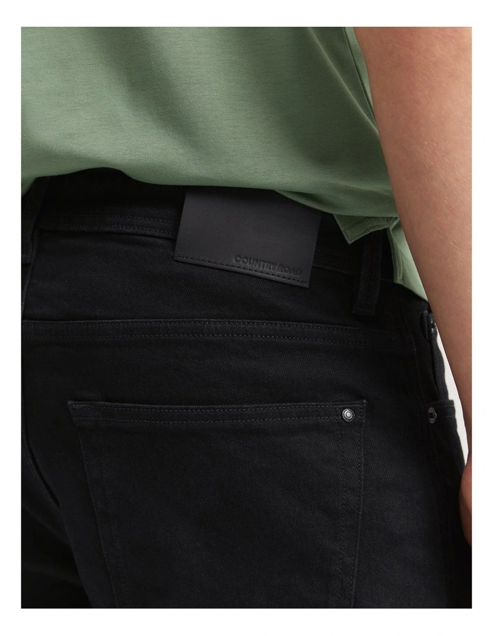 Standard Fit Jean in Black