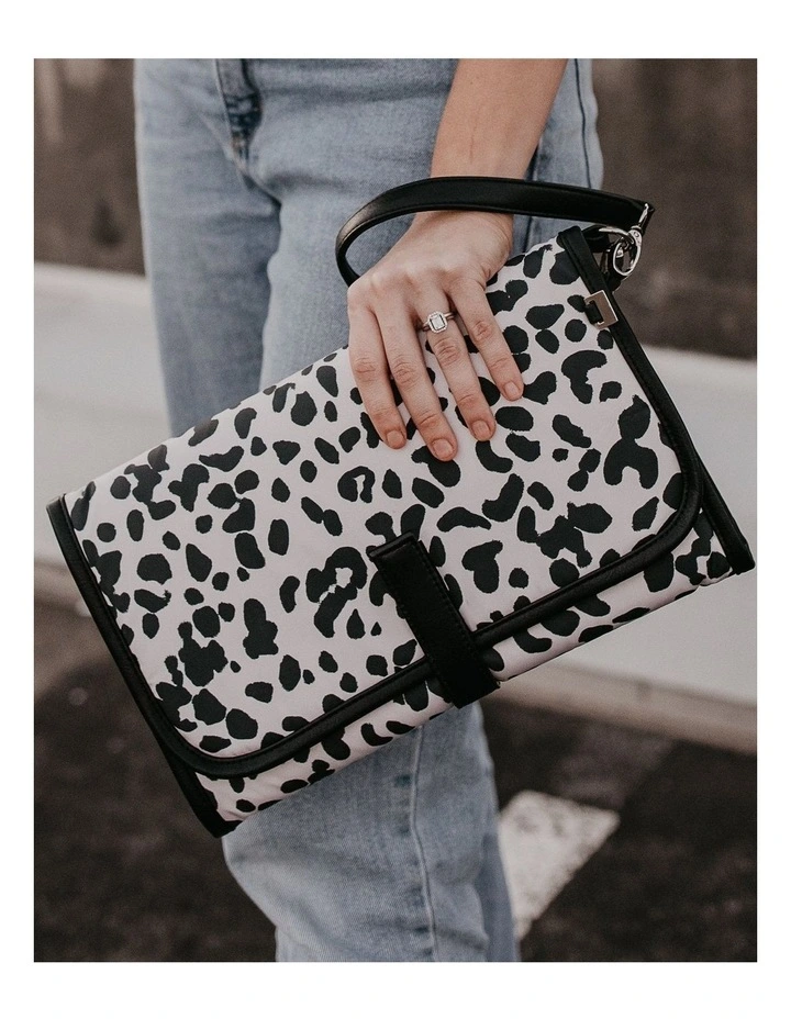 Change Mat Clutch in Leopard