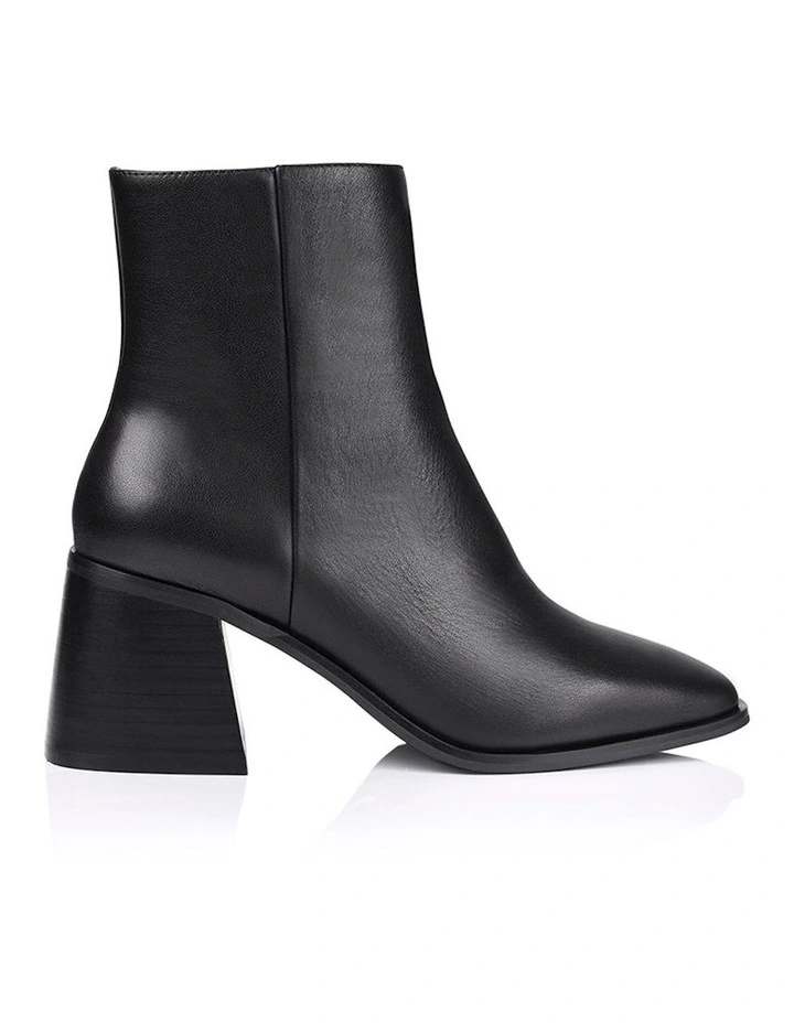 Lancelot Leather Ankle Boots in Black