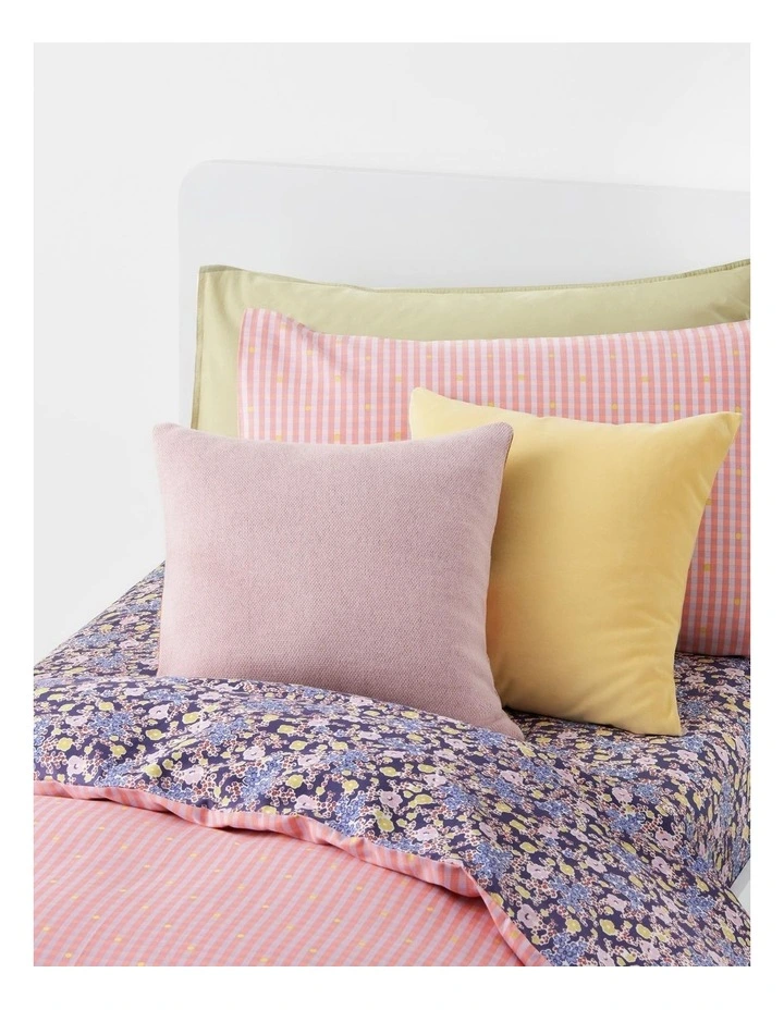 Lettie Bedding Set in Pink