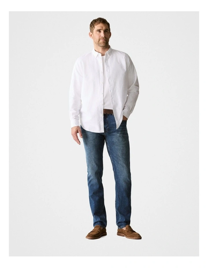 Regular Light Wash Jean in Faded Blue