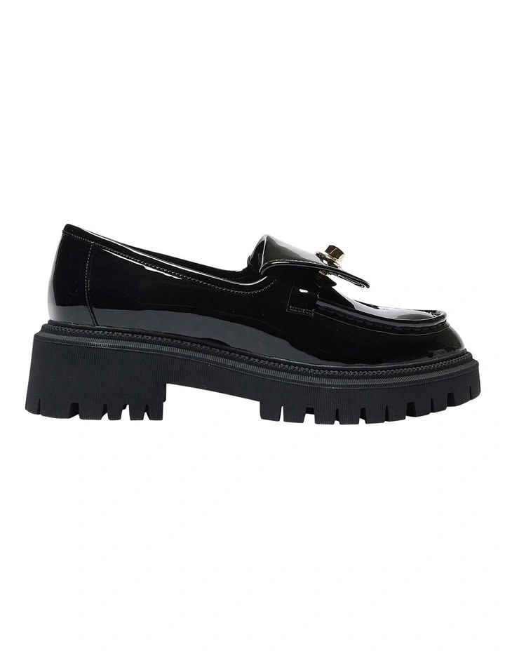 Suri Flat Shoes in Black