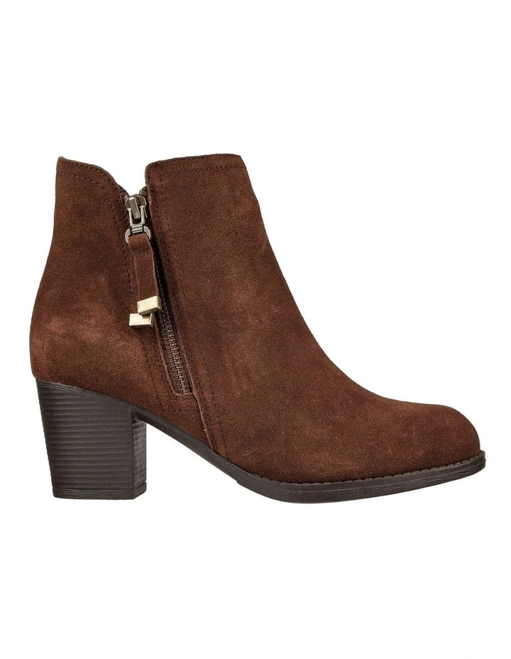 Taxi Weekend Plans Boots in Brown