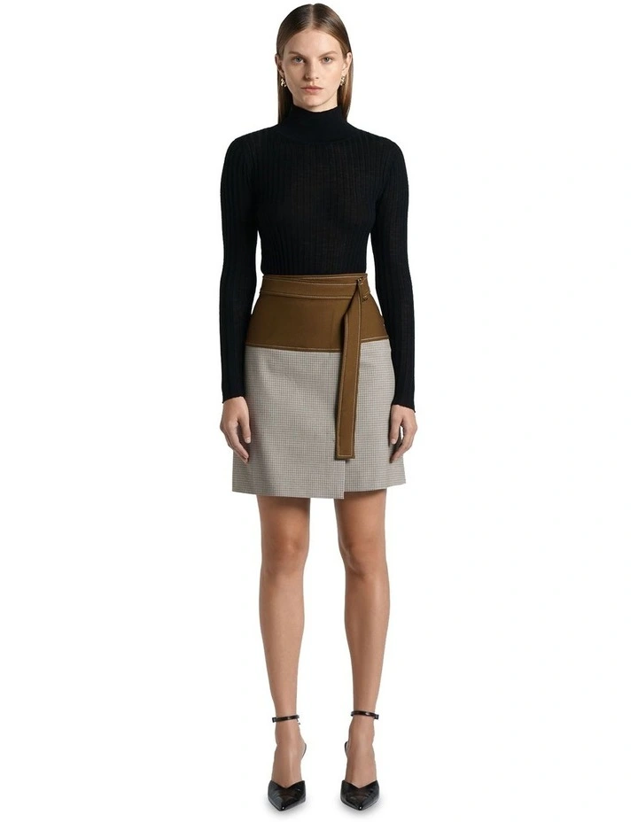 Houndstooth Belted A-Line Skirt in Black