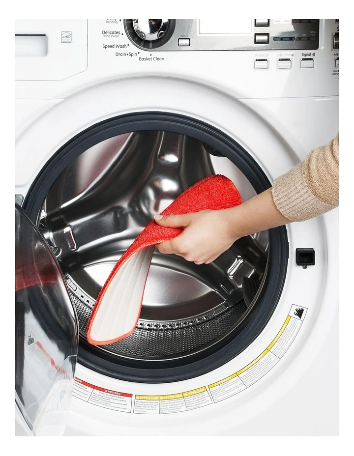Good Grips Spray Mop Microfiber Refill in Red