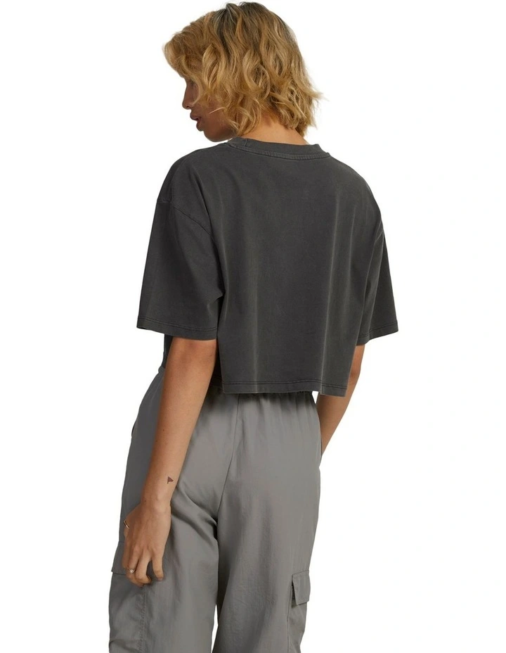 Company Half T-shirt in Washed Black
