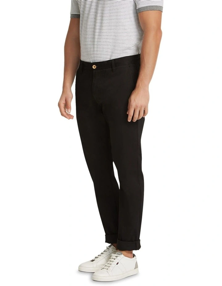 Stretch Skinny Fit Chino in Black
