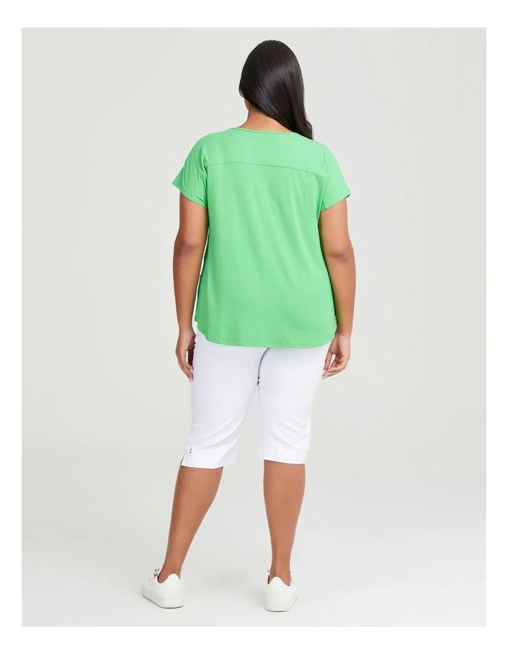 Natural Everyday V-neck Top in Grass Green